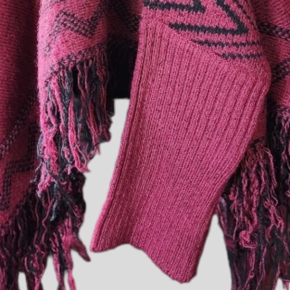 NY COLLECTION  Deep Red with black triangle and fringe.  XL - Picture 7 of 7